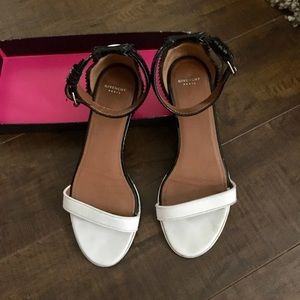Givenchy flat shoes（Paris made)